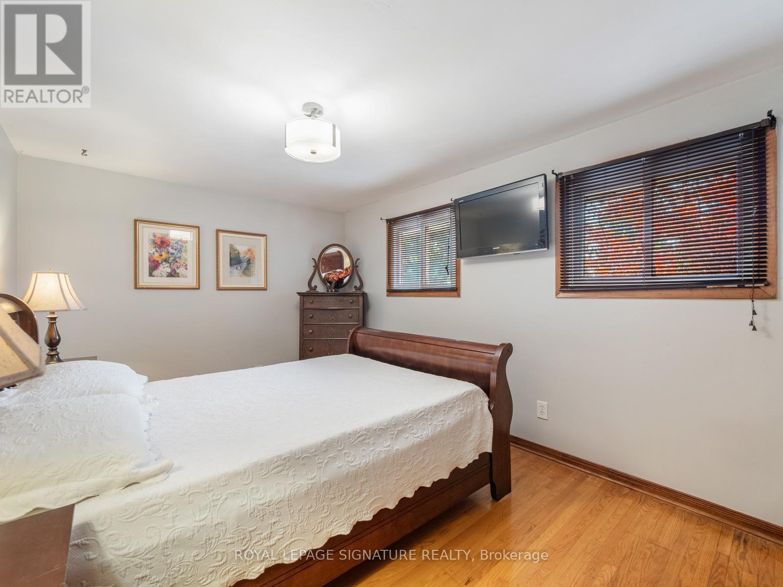 Photo 16 of 446 Bernhard Crescent, Oshawa ON