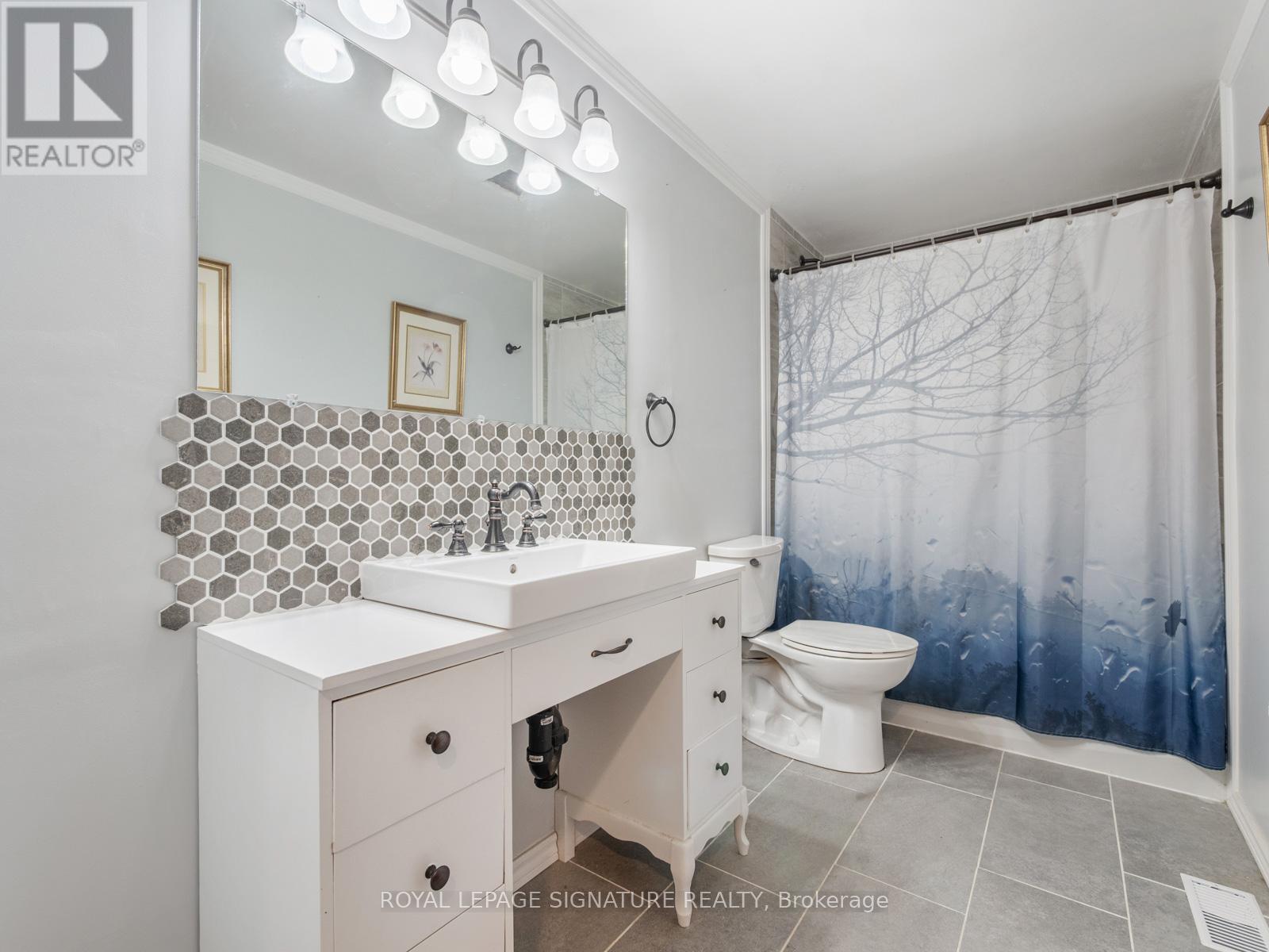 Photo 19 of 446 Bernhard Crescent, Oshawa ON