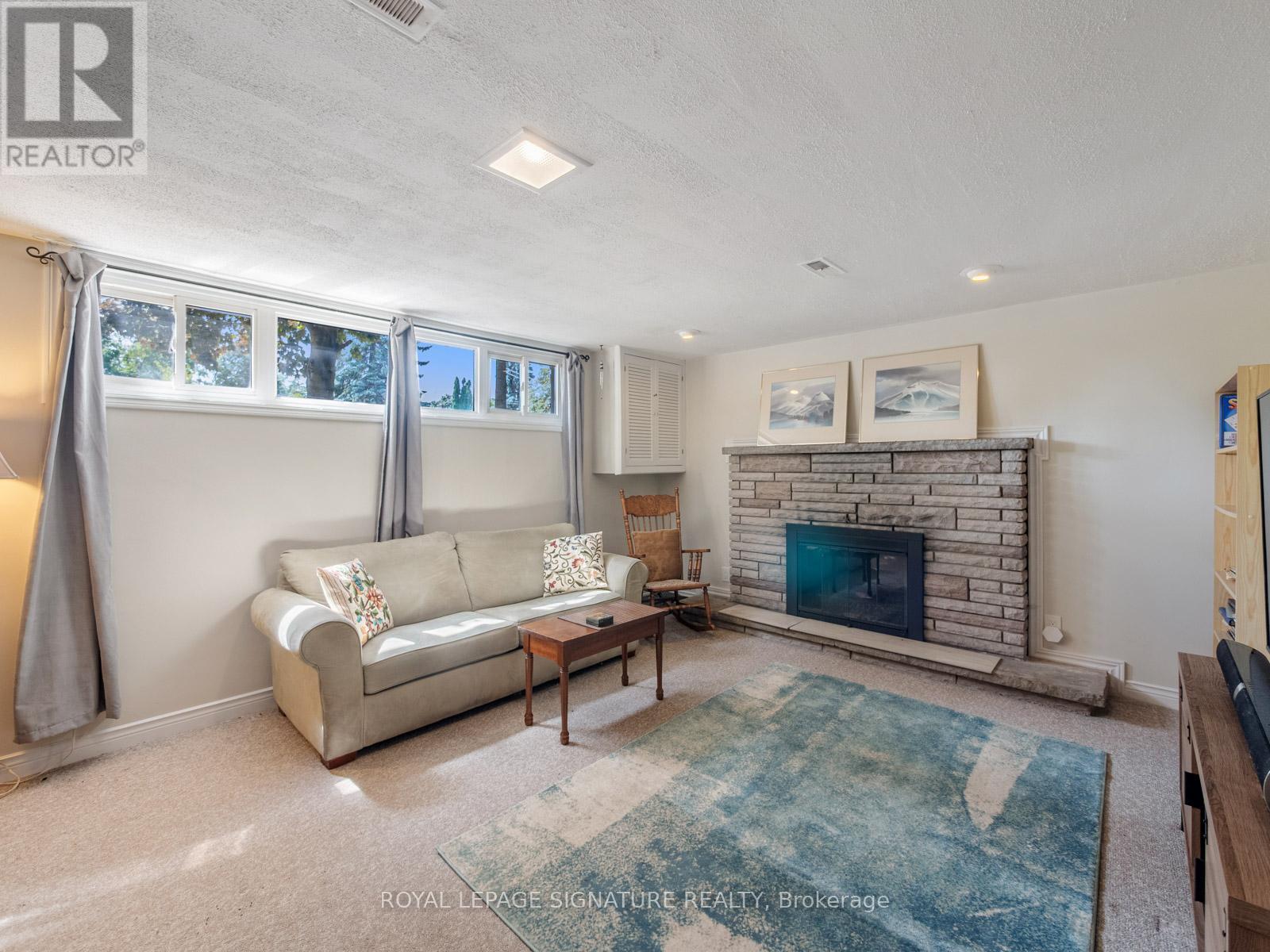 Photo 22 of 446 Bernhard Crescent, Oshawa ON