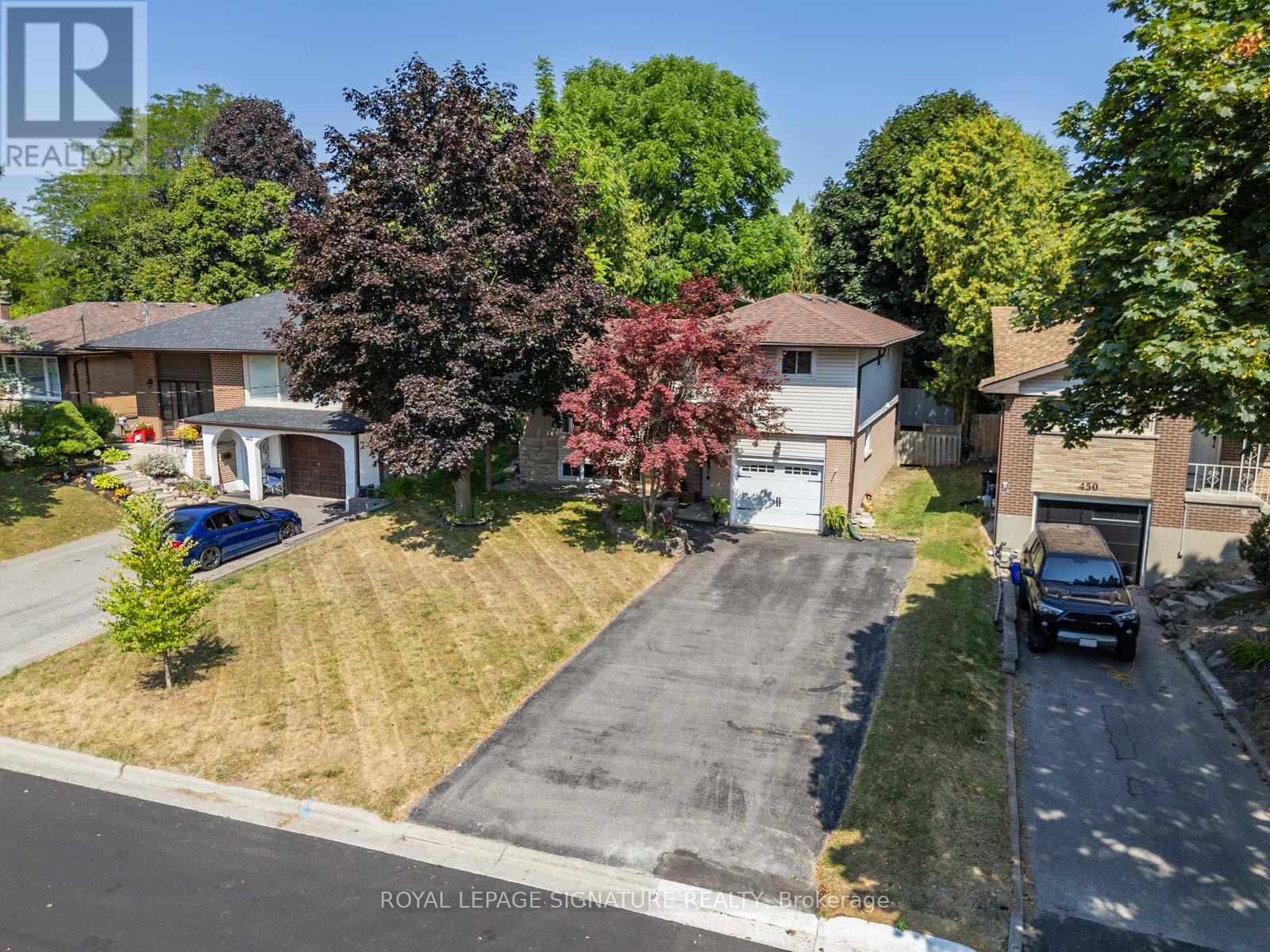 Photo 30 of 446 Bernhard Crescent, Oshawa ON