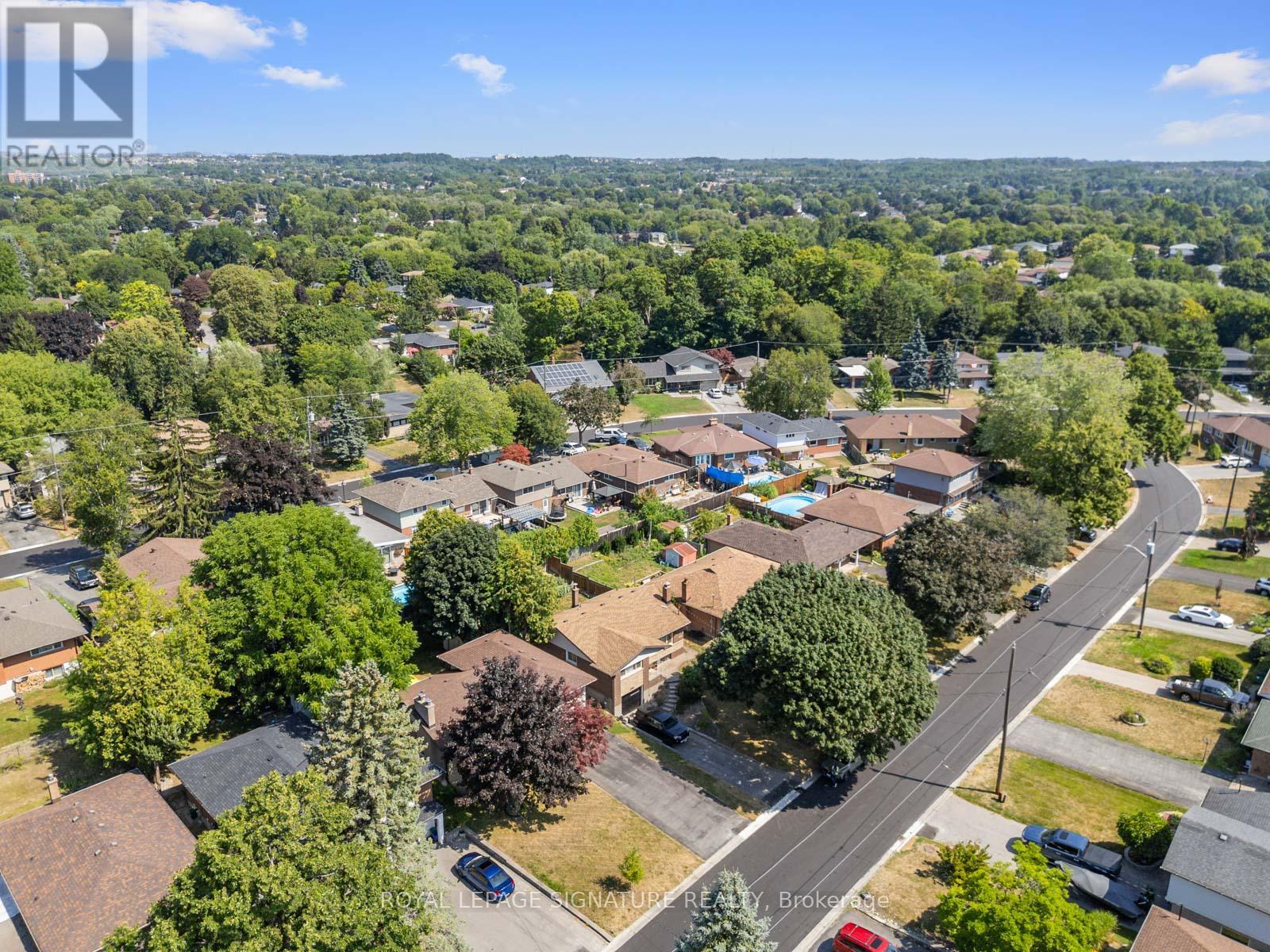Photo 32 of 446 Bernhard Crescent, Oshawa ON