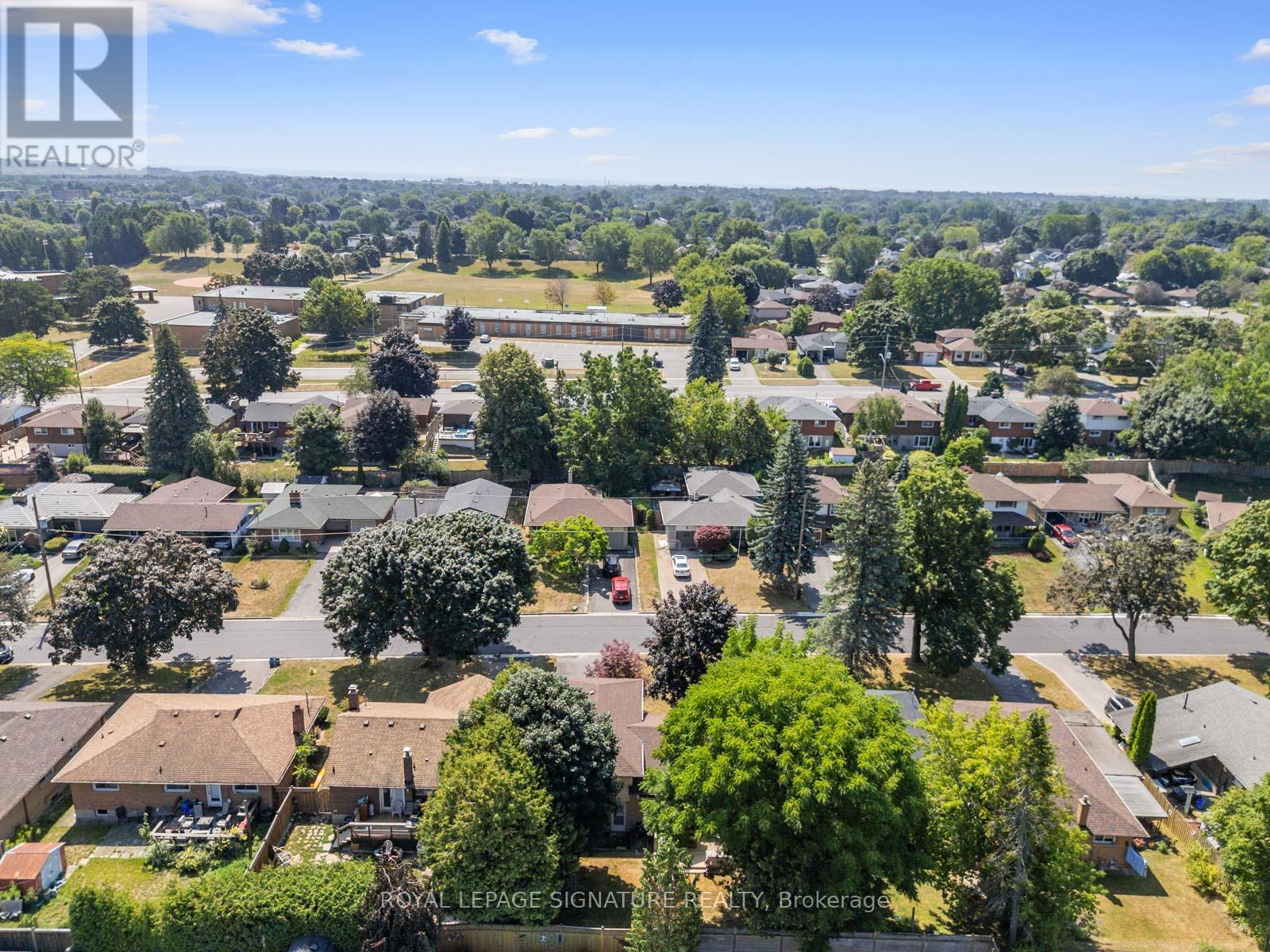 Photo 34 of 446 Bernhard Crescent, Oshawa ON