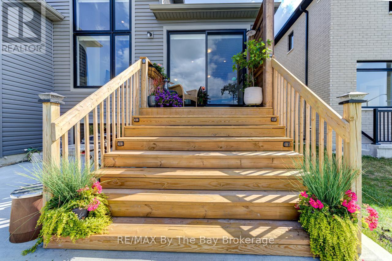 Photo 46 of 33 Nicort Road, Wasaga Beach ON