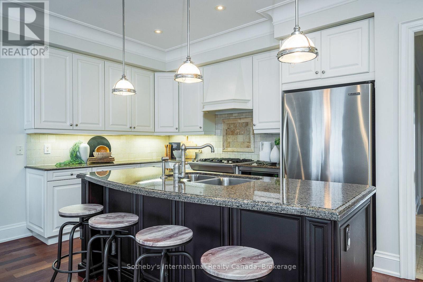 Photo 13 of 504 40 Trott Boulevard, Collingwood ON