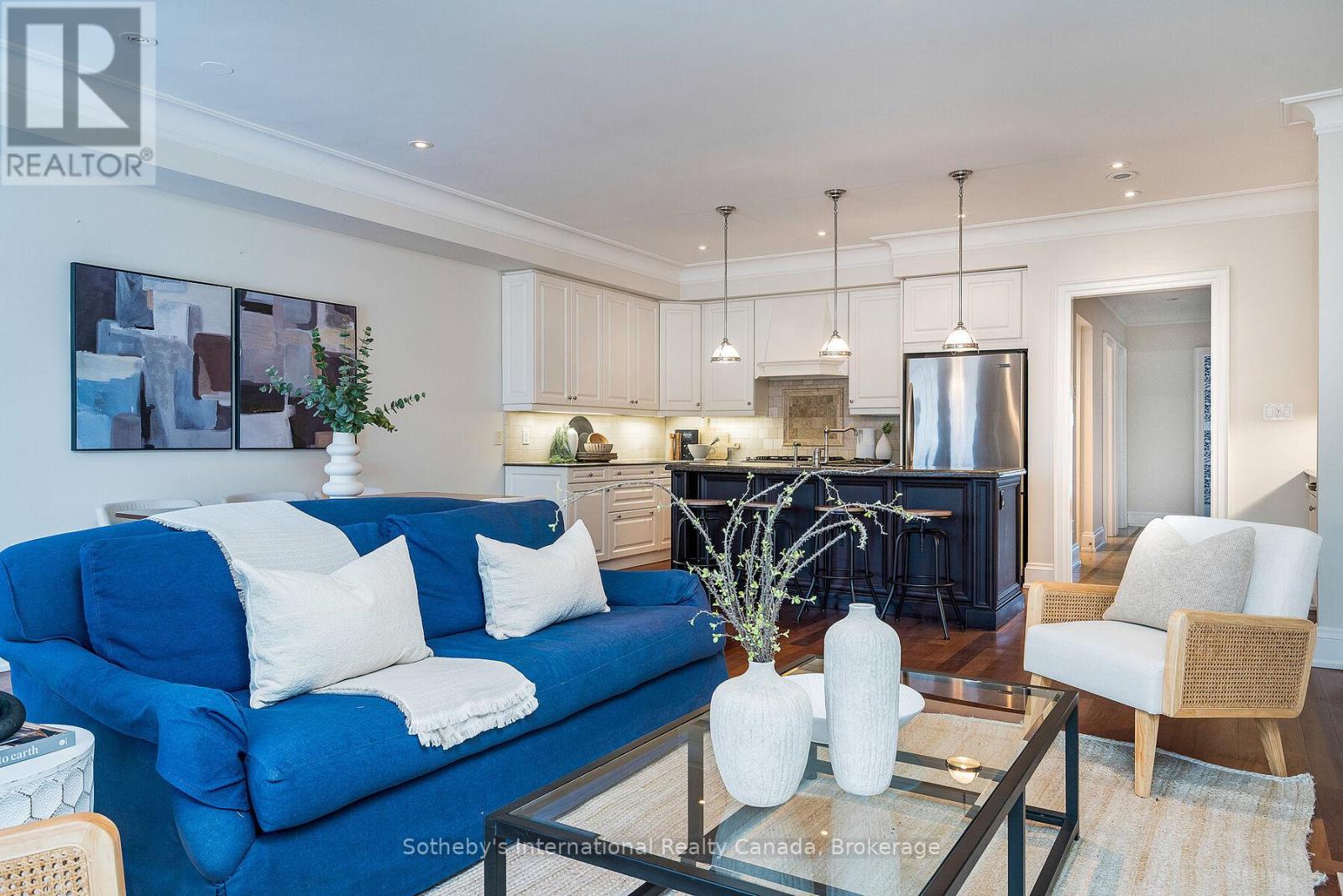 Photo 8 of 504 40 Trott Boulevard, Collingwood ON