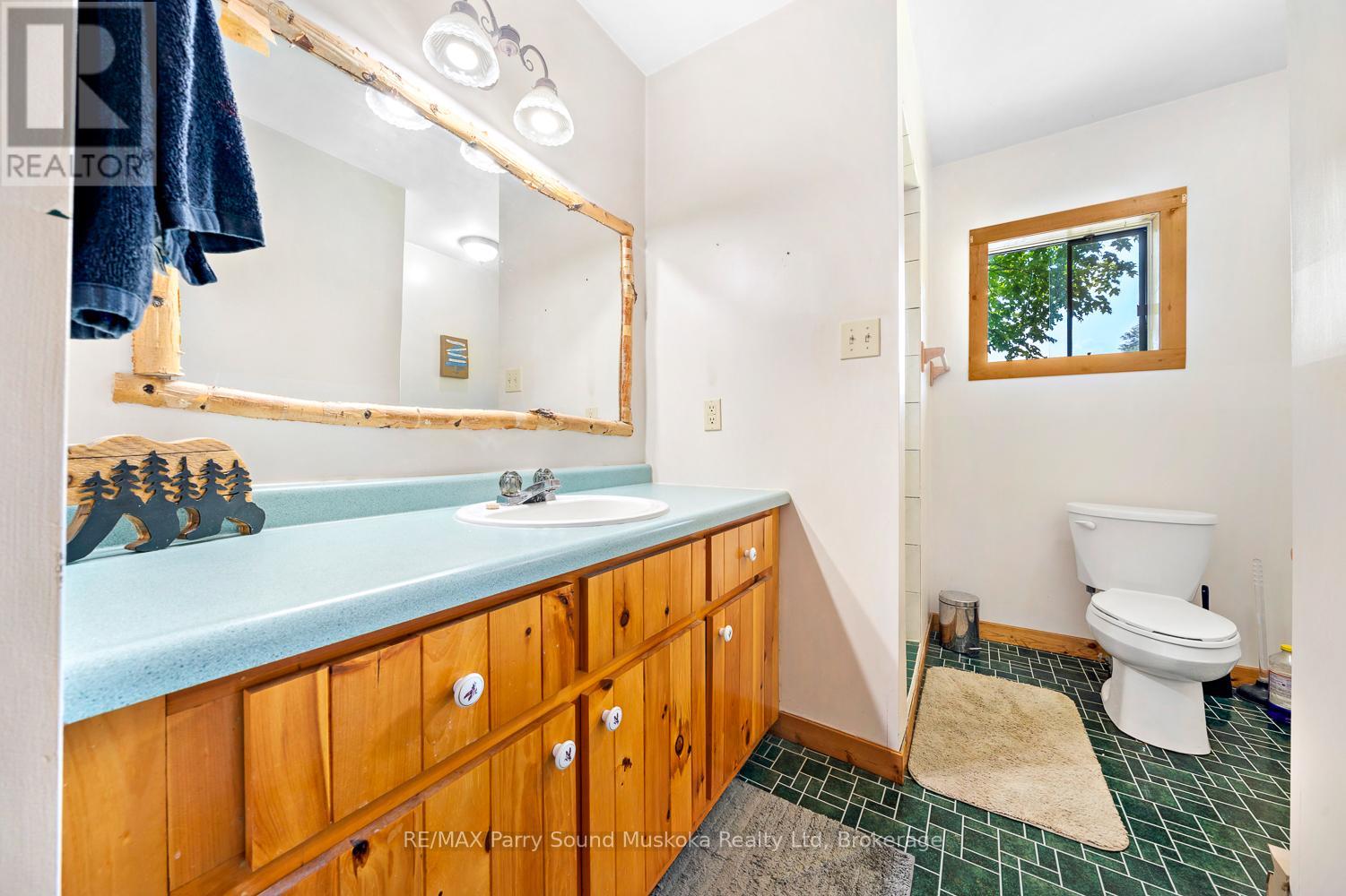 Photo 12 of 367 Marshall Road, Seguin ON