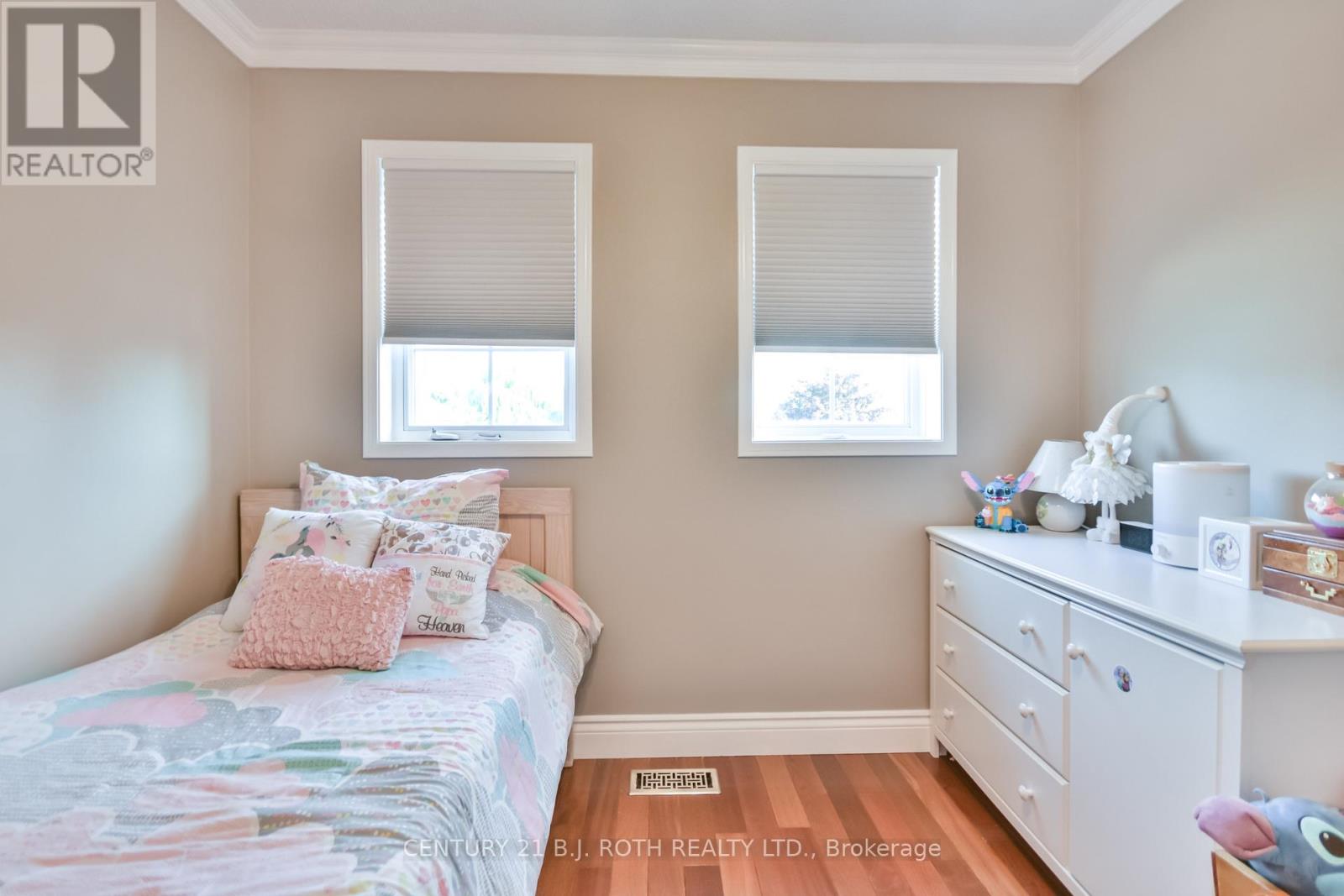 Photo 24 of 1327 Vincent Crescent, Innisfil ON