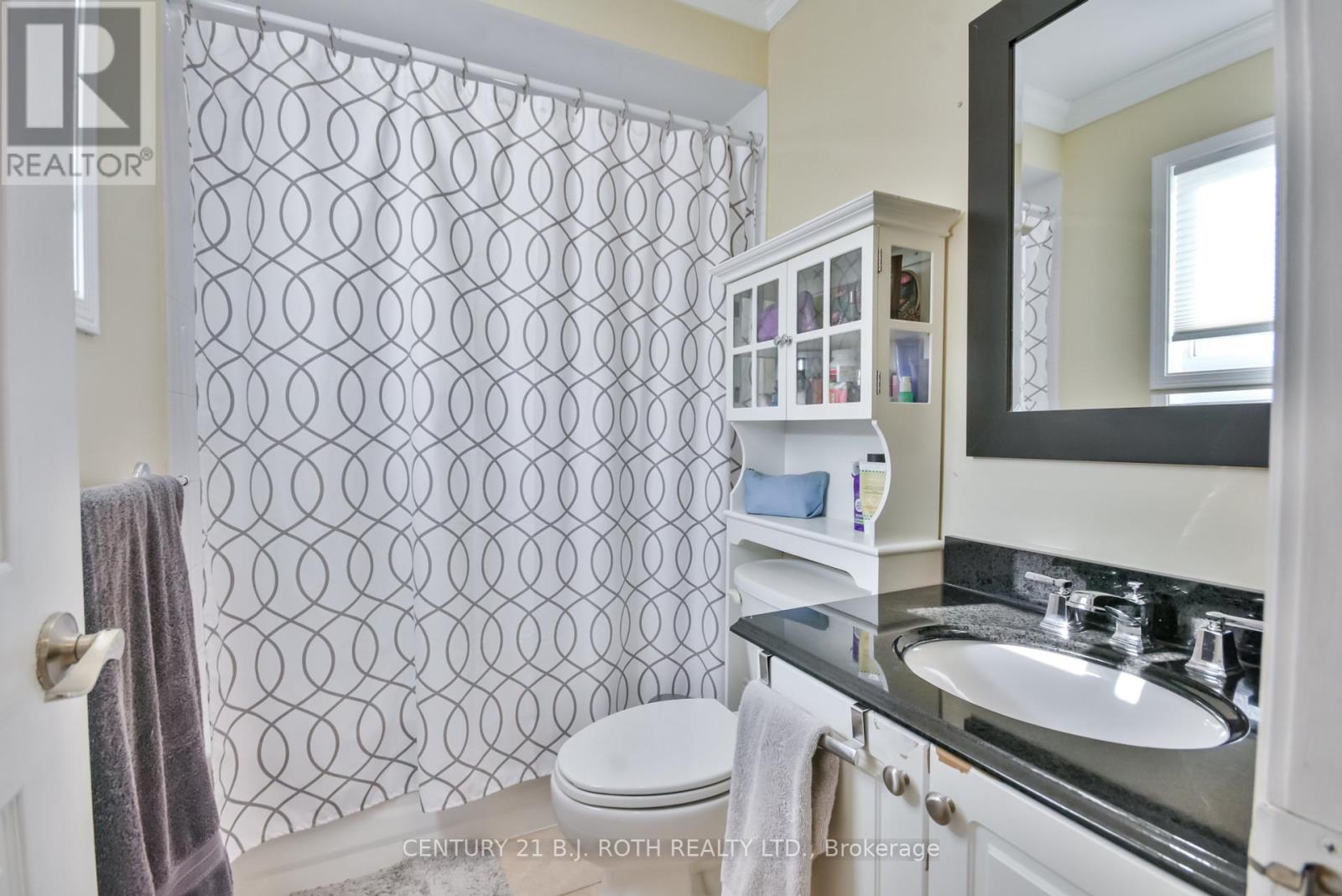 Photo 33 of 1327 Vincent Crescent, Innisfil ON