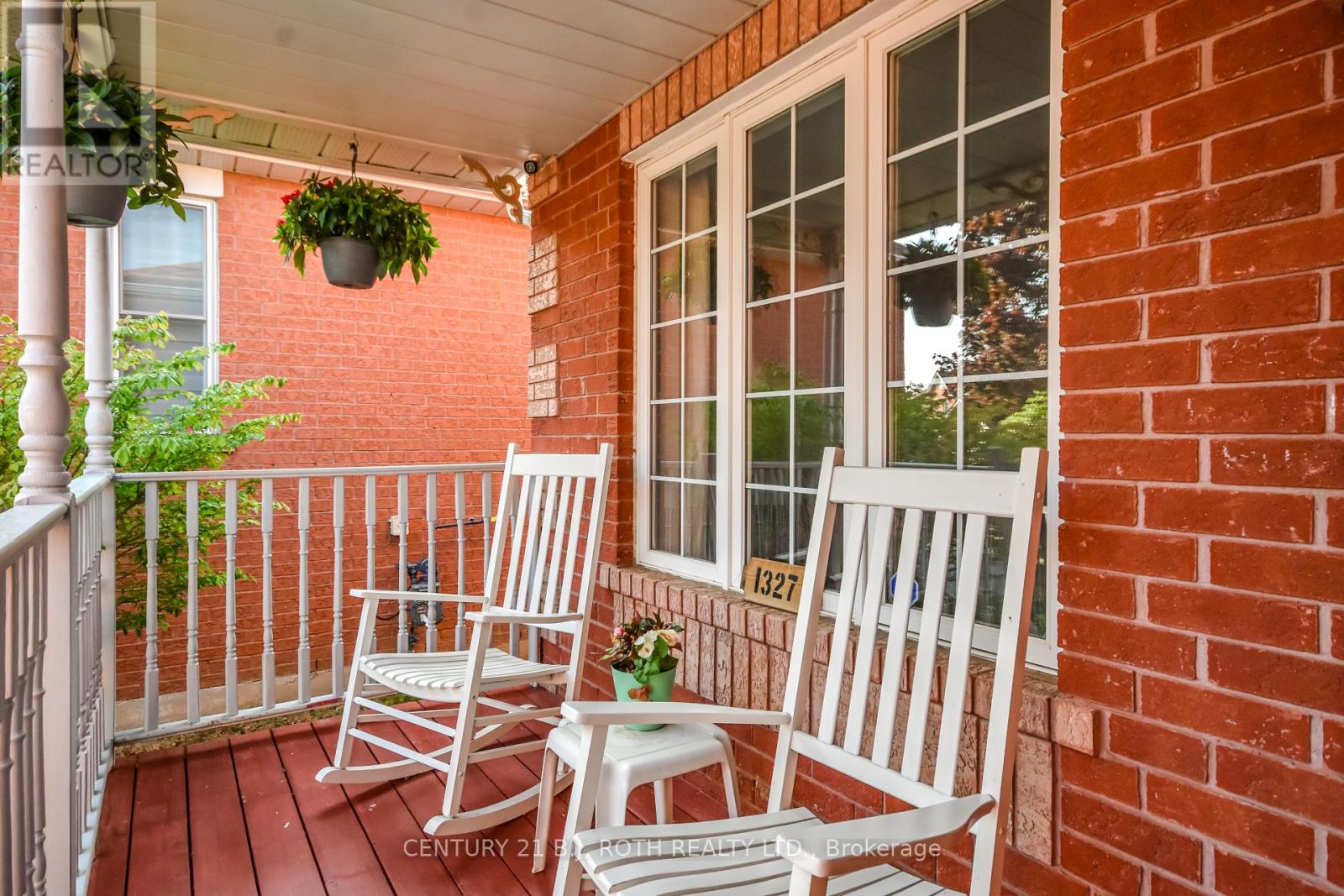 Photo 5 of 1327 Vincent Crescent, Innisfil ON