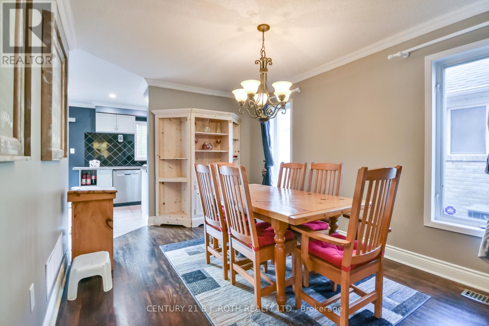 Photo 3 of 1327 Vincent Crescent, Innisfil ON
