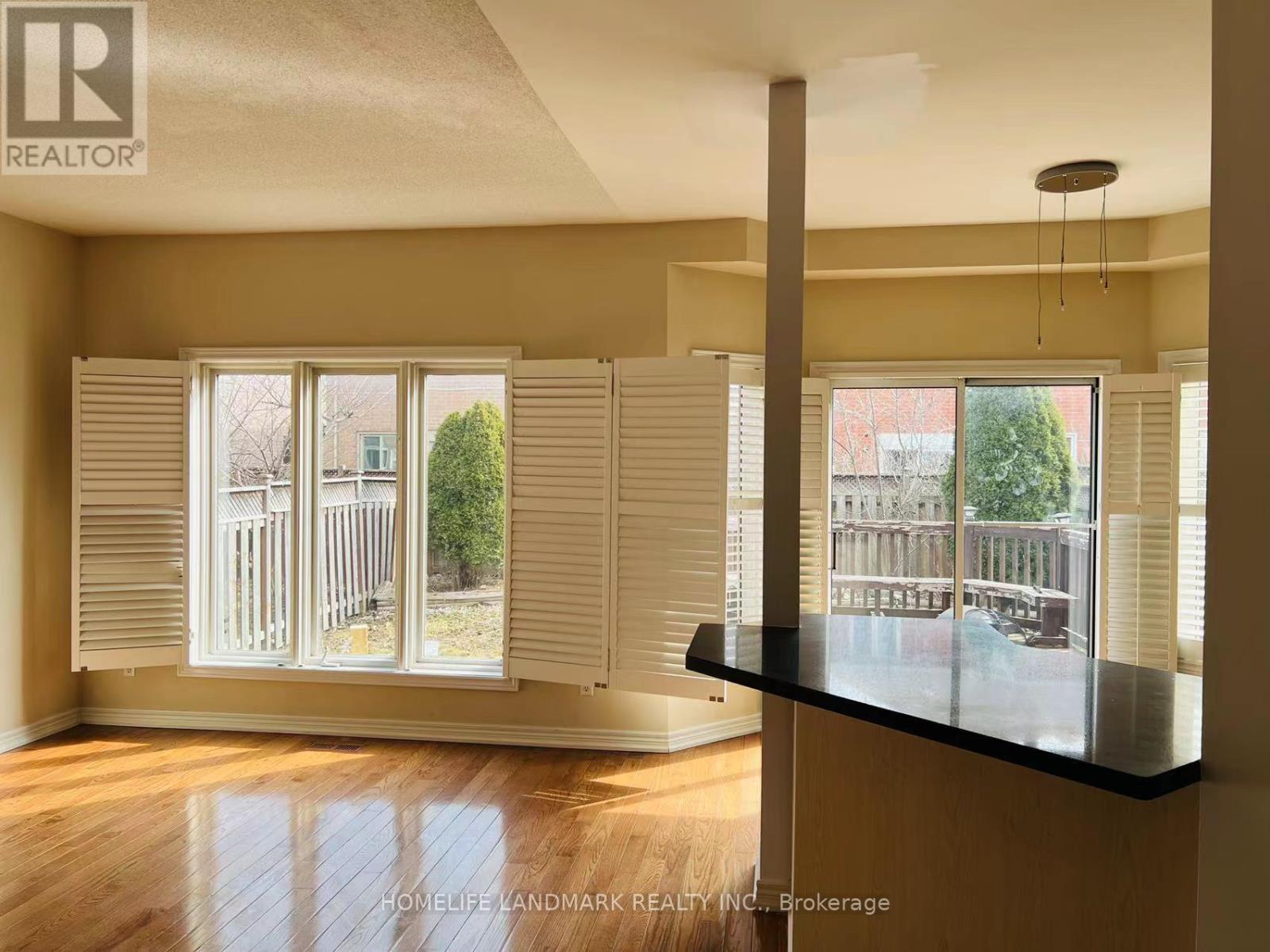 Photo 11 of 183 Frank Endean Road, Richmond Hill ON
