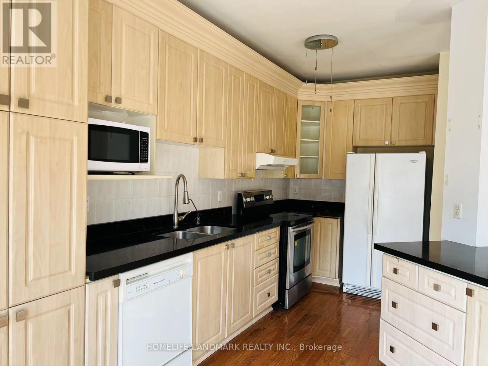 Photo 17 of 183 Frank Endean Road, Richmond Hill ON