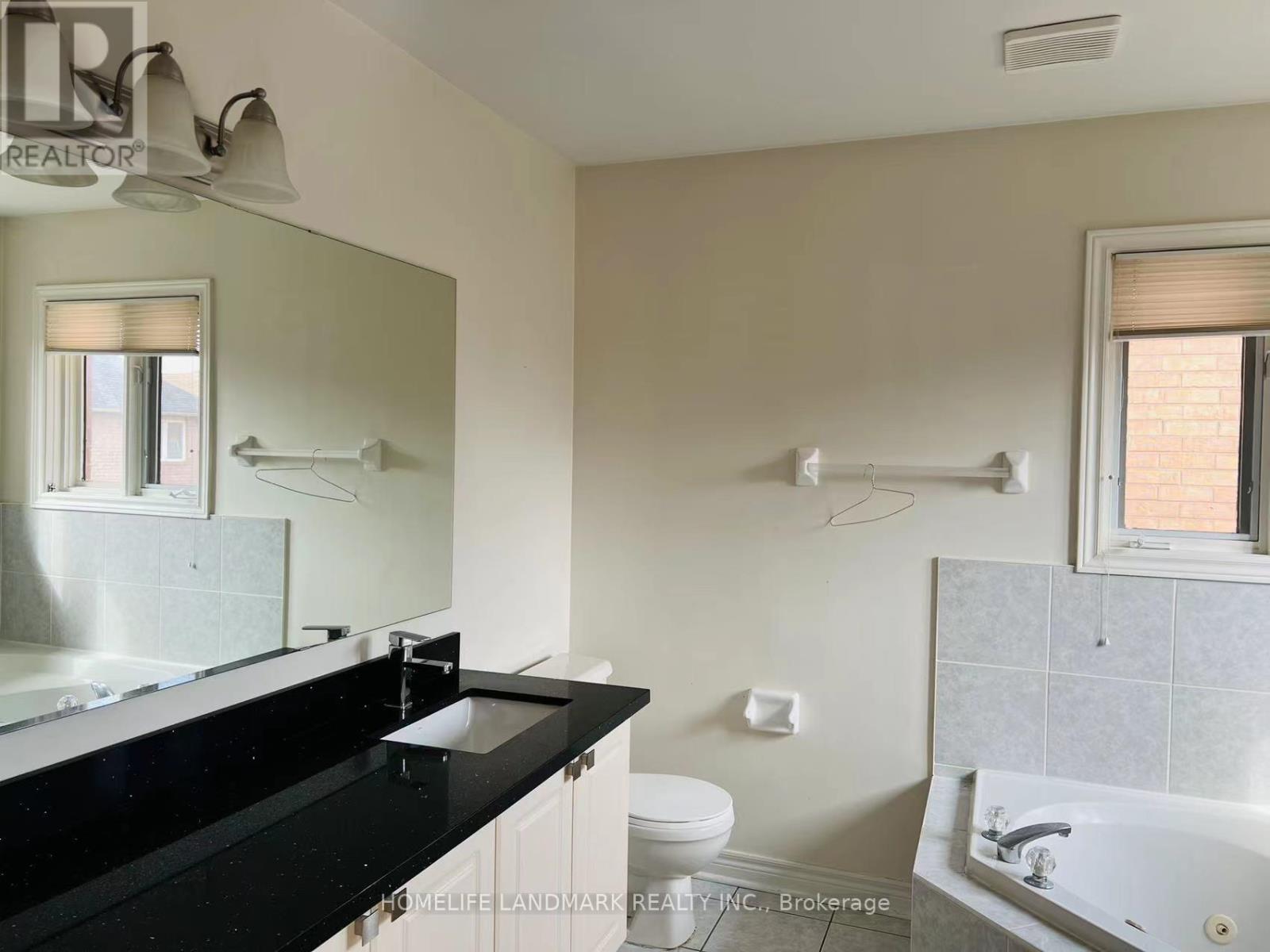 Photo 4 of 183 Frank Endean Road, Richmond Hill ON