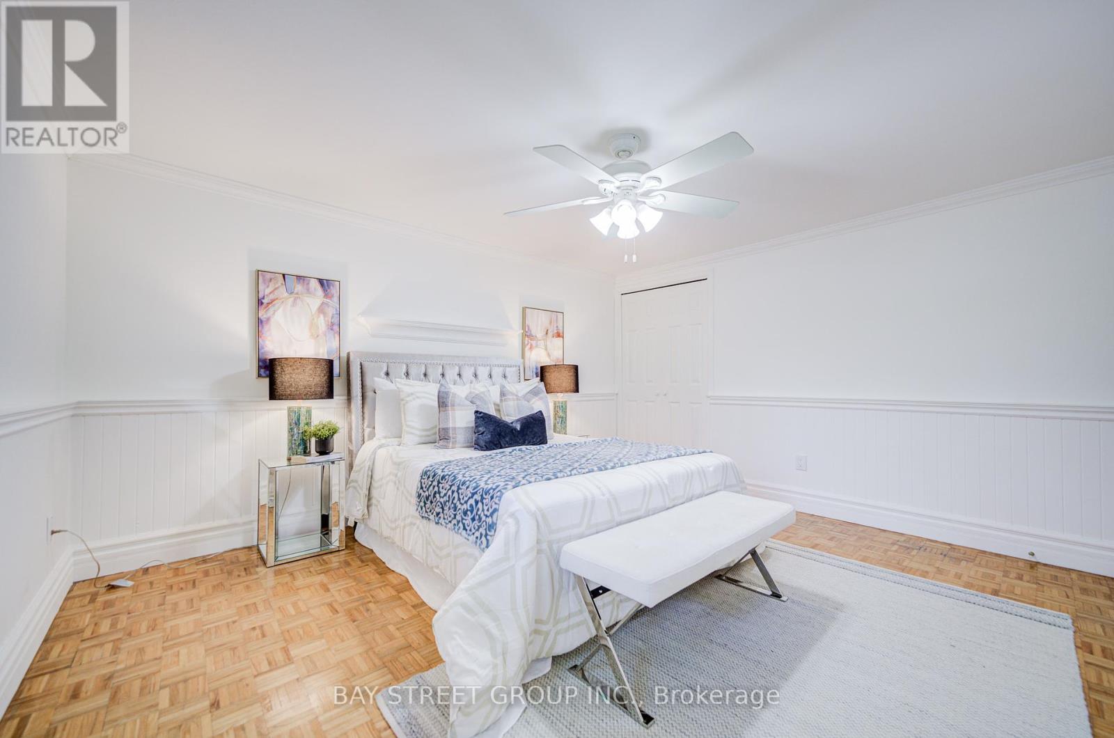 Photo 26 of 214 William Roe Boulevard, Newmarket ON