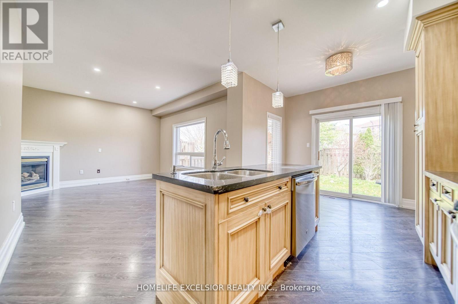 Photo 12 of 268 America Avenue, Vaughan ON