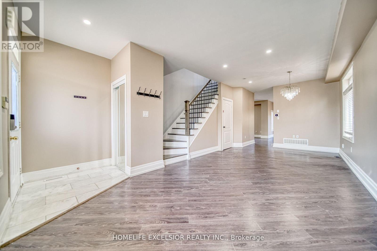 Photo 4 of 268 America Avenue, Vaughan ON