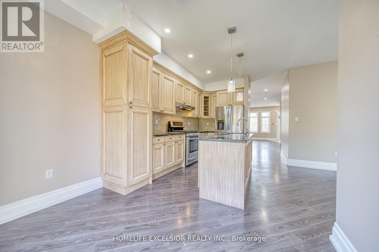 Photo 9 of 268 America Avenue, Vaughan ON