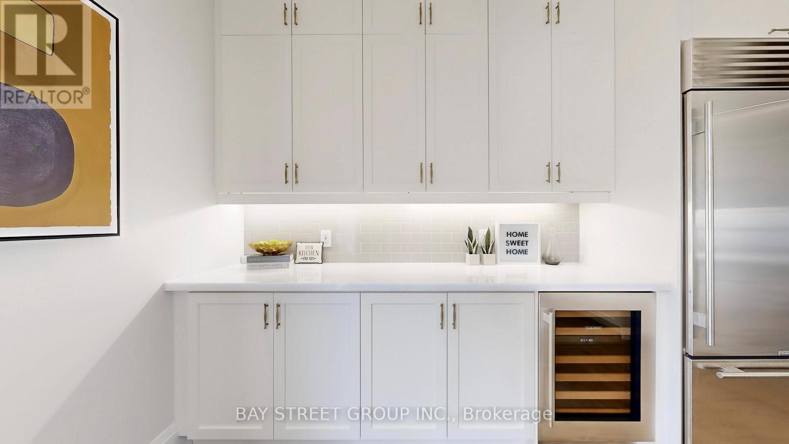 Photo 13 of 165 Hillsview Drive, Richmond Hill ON