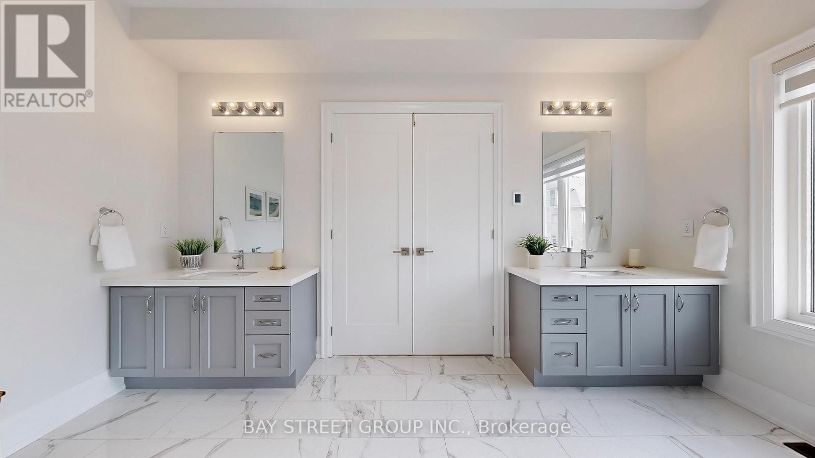 Photo 20 of 165 Hillsview Drive, Richmond Hill ON