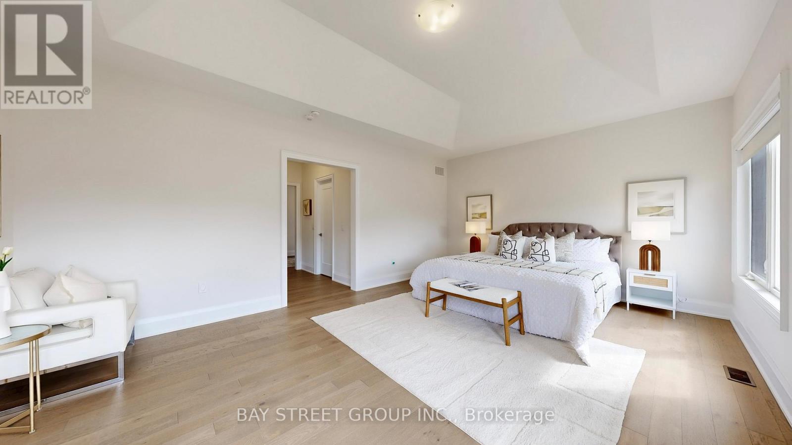 Photo 24 of 165 Hillsview Drive, Richmond Hill ON