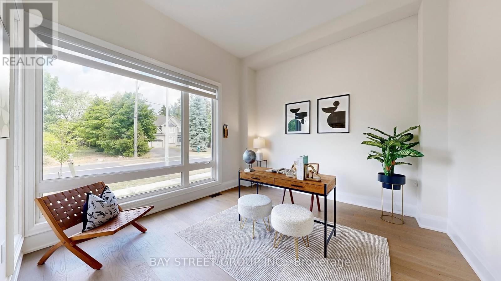 Photo 3 of 165 Hillsview Drive, Richmond Hill ON
