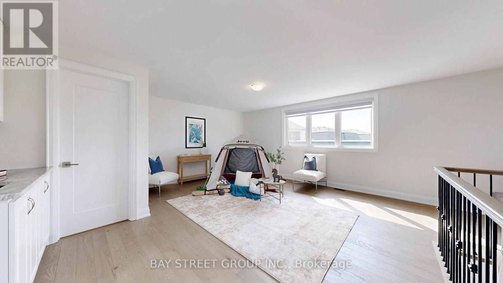 Photo 31 of 165 Hillsview Drive, Richmond Hill ON