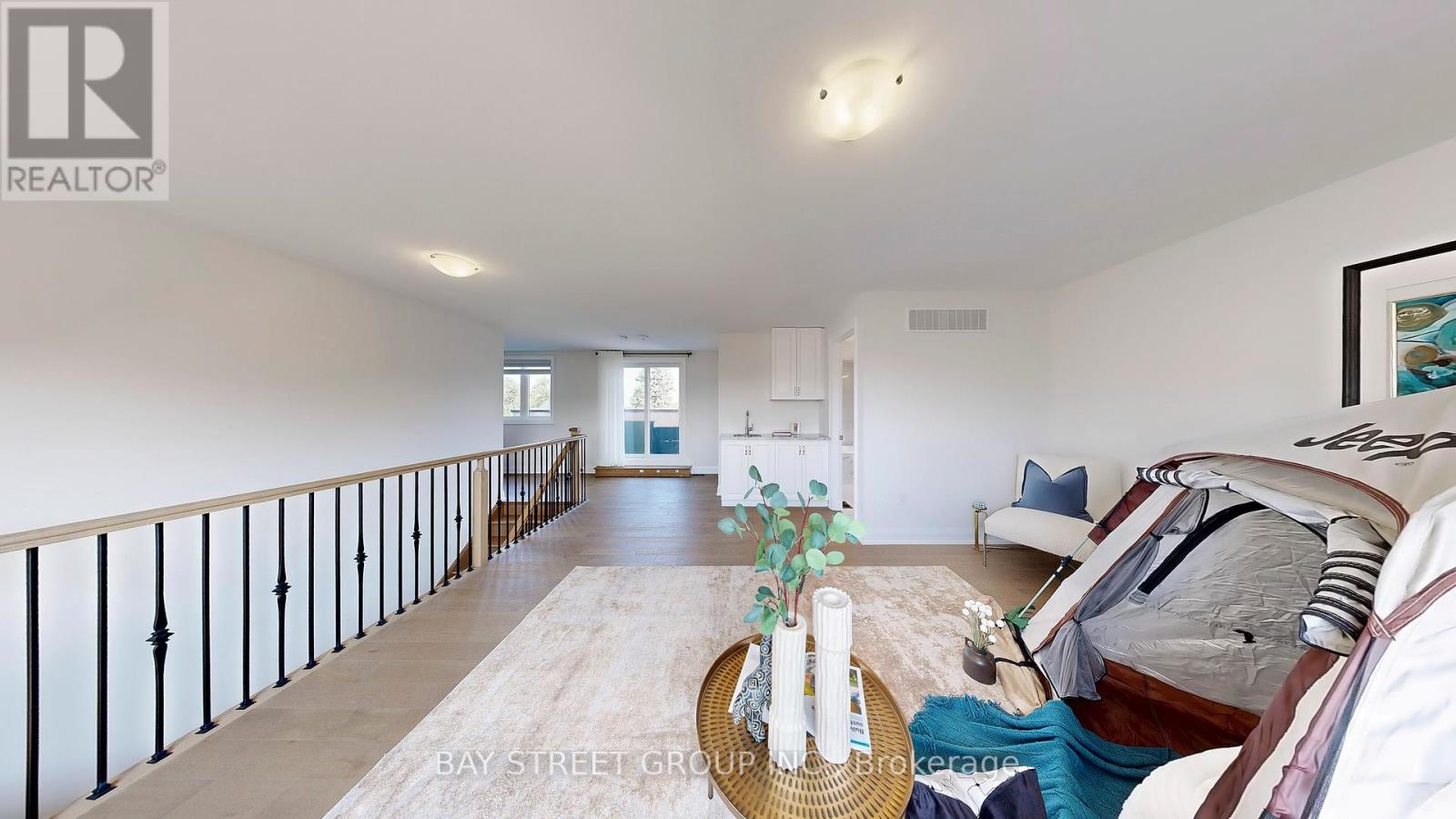 Photo 32 of 165 Hillsview Drive, Richmond Hill ON