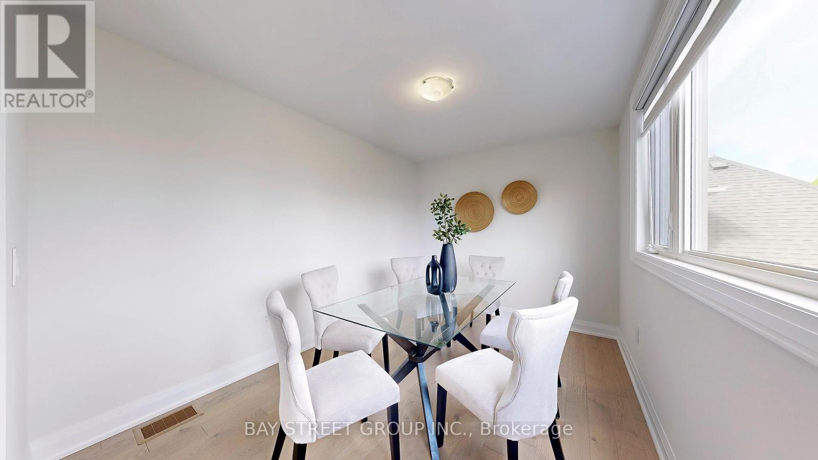 Photo 33 of 165 Hillsview Drive, Richmond Hill ON