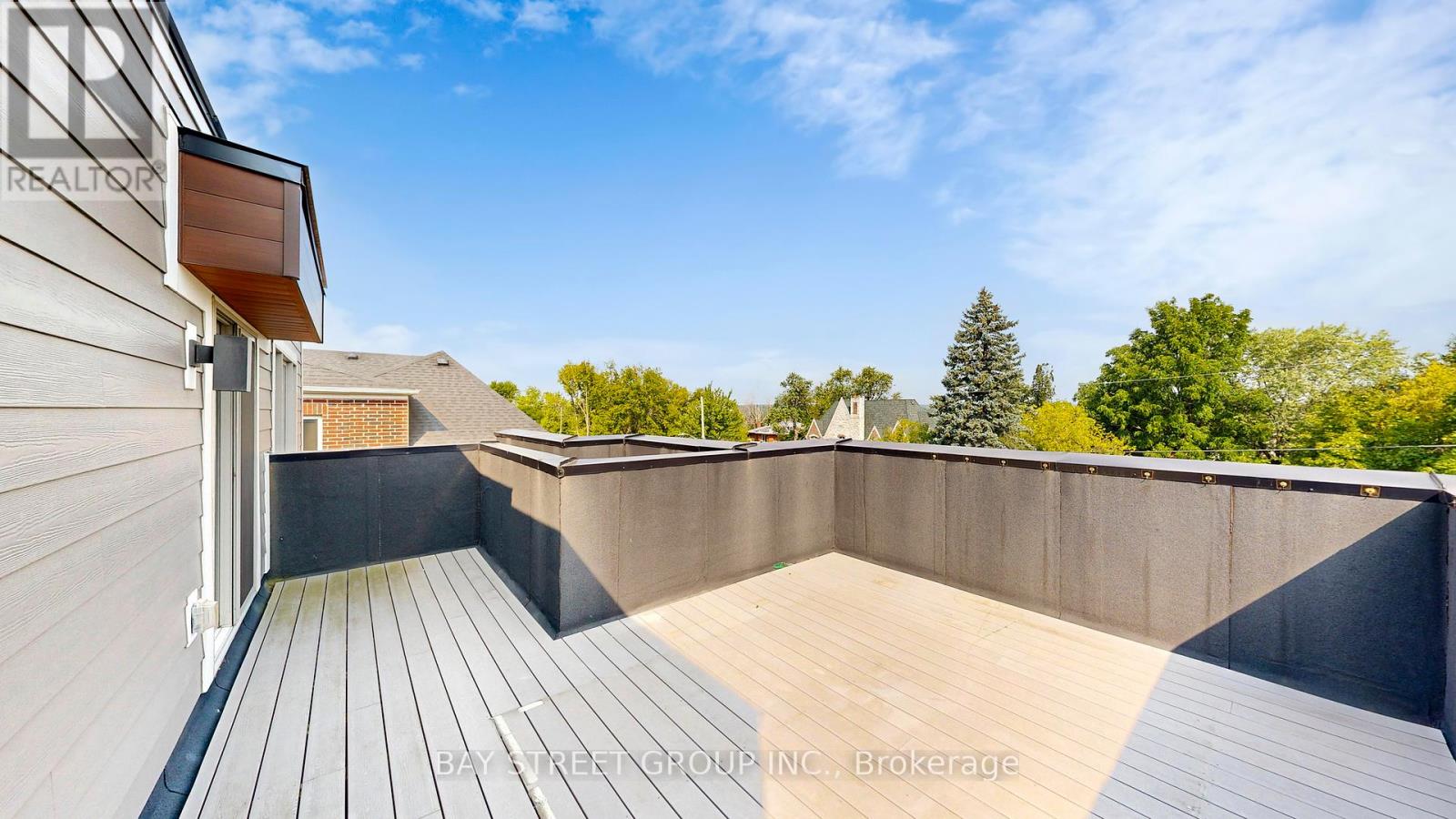 Photo 37 of 165 Hillsview Drive, Richmond Hill ON