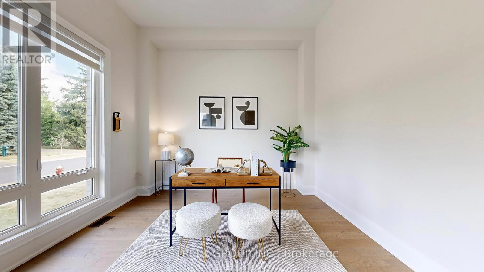 Photo 4 of 165 Hillsview Drive, Richmond Hill ON