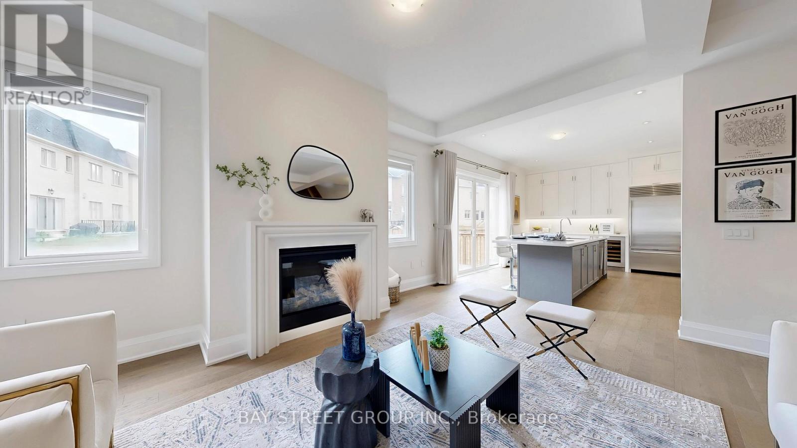 Photo 6 of 165 Hillsview Drive, Richmond Hill ON