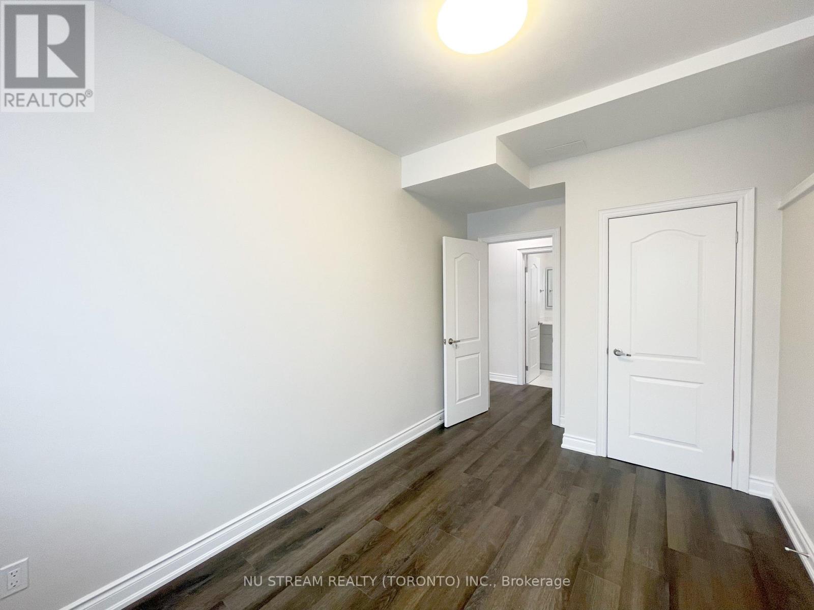 Photo 11 of Lower 10 Drizzel Crescent, Richmond Hill ON