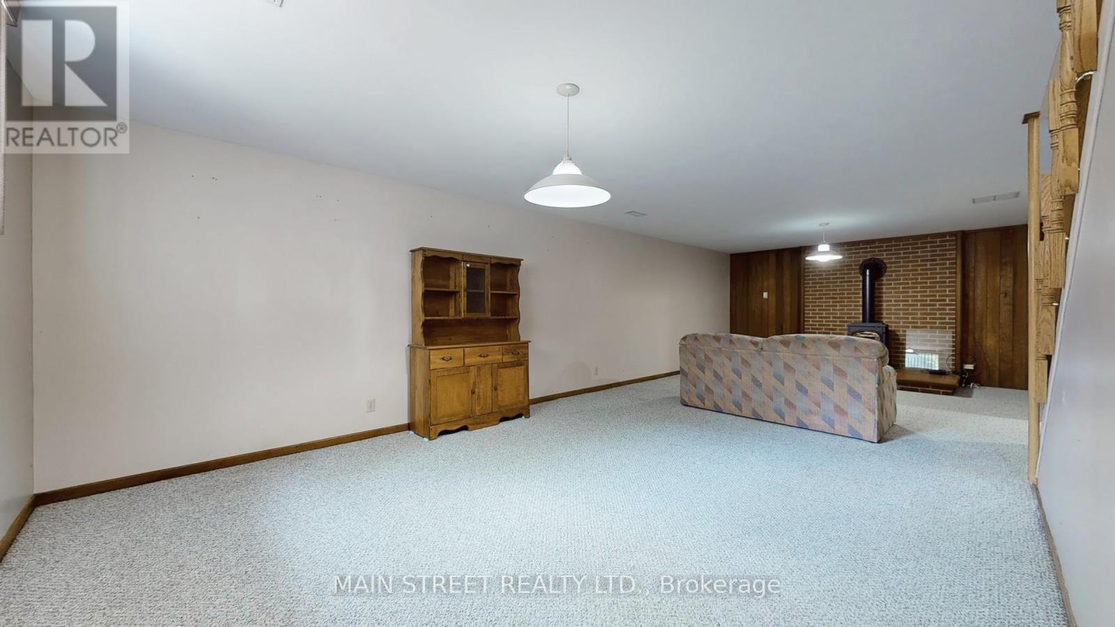 Photo 27 of 15 Windor Court, Brock ON