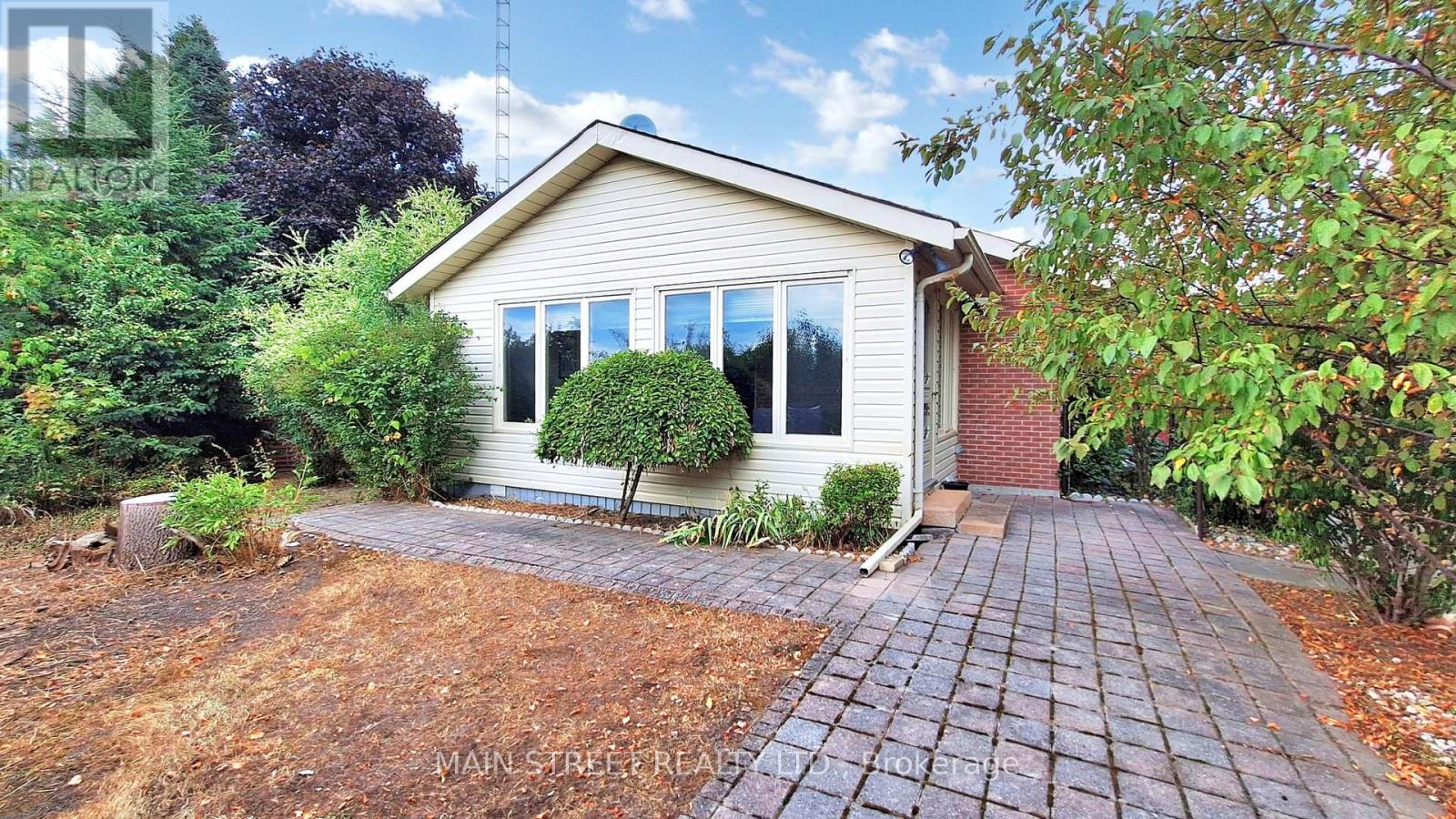 Photo 40 of 15 Windor Court, Brock ON