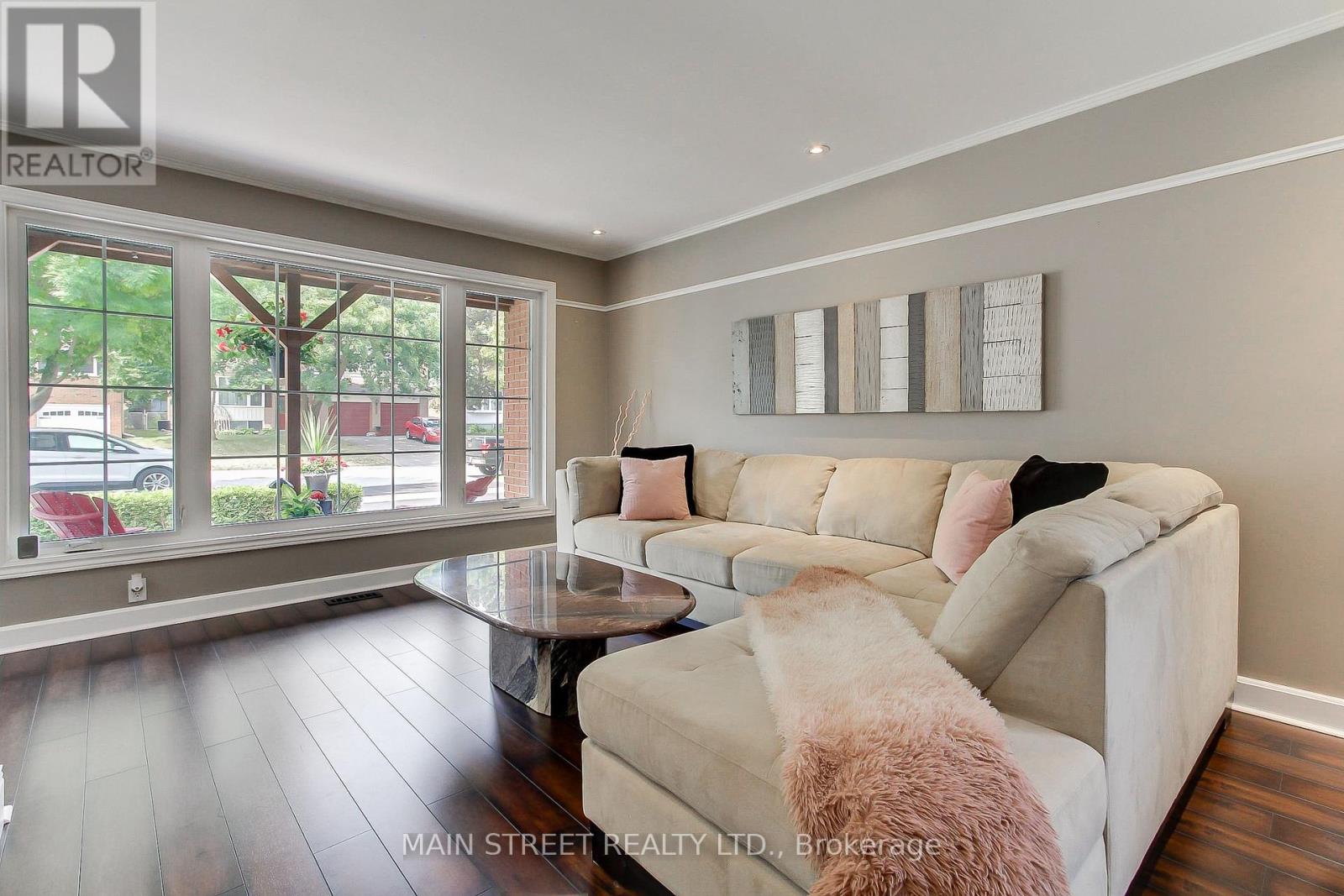 Photo 30 of 124 Lee Avenue, Bradford West Gwillimbury ON