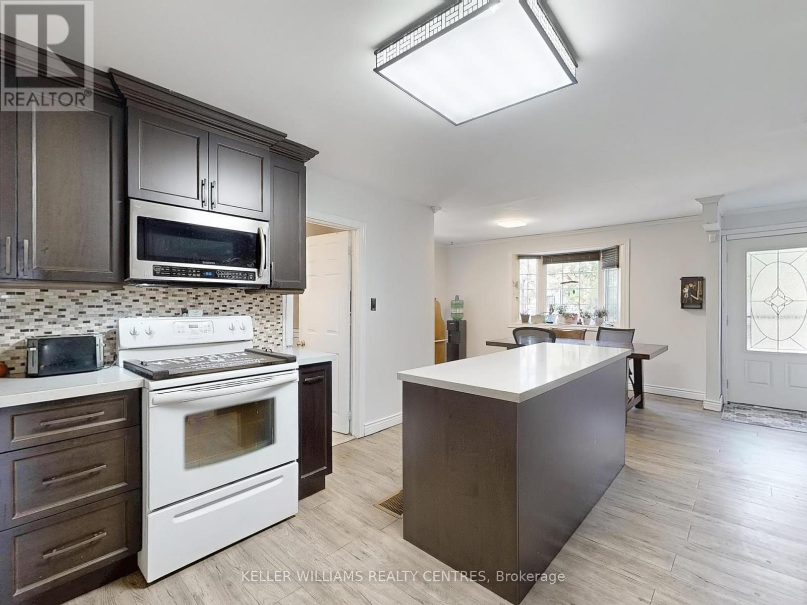 Photo 19 of 758 Srigley Street, Newmarket ON