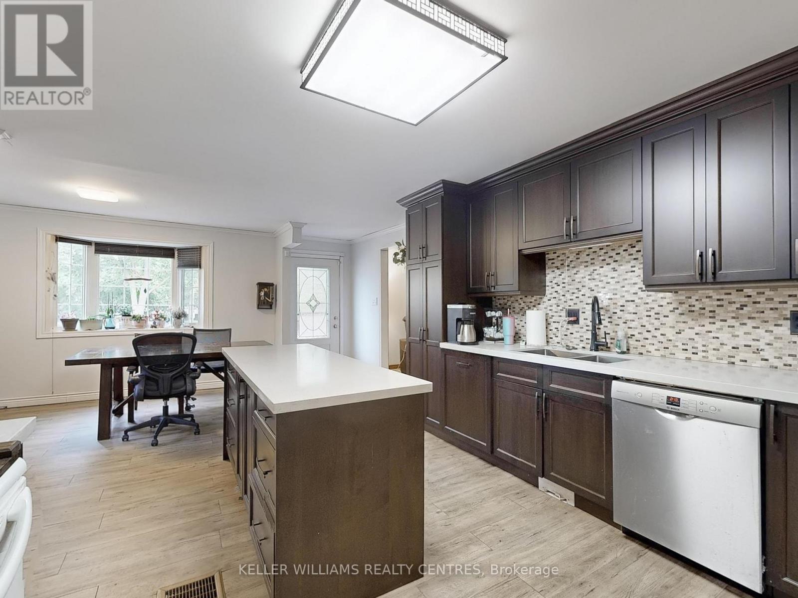 Photo 14 of 758 Srigley Street, Newmarket ON
