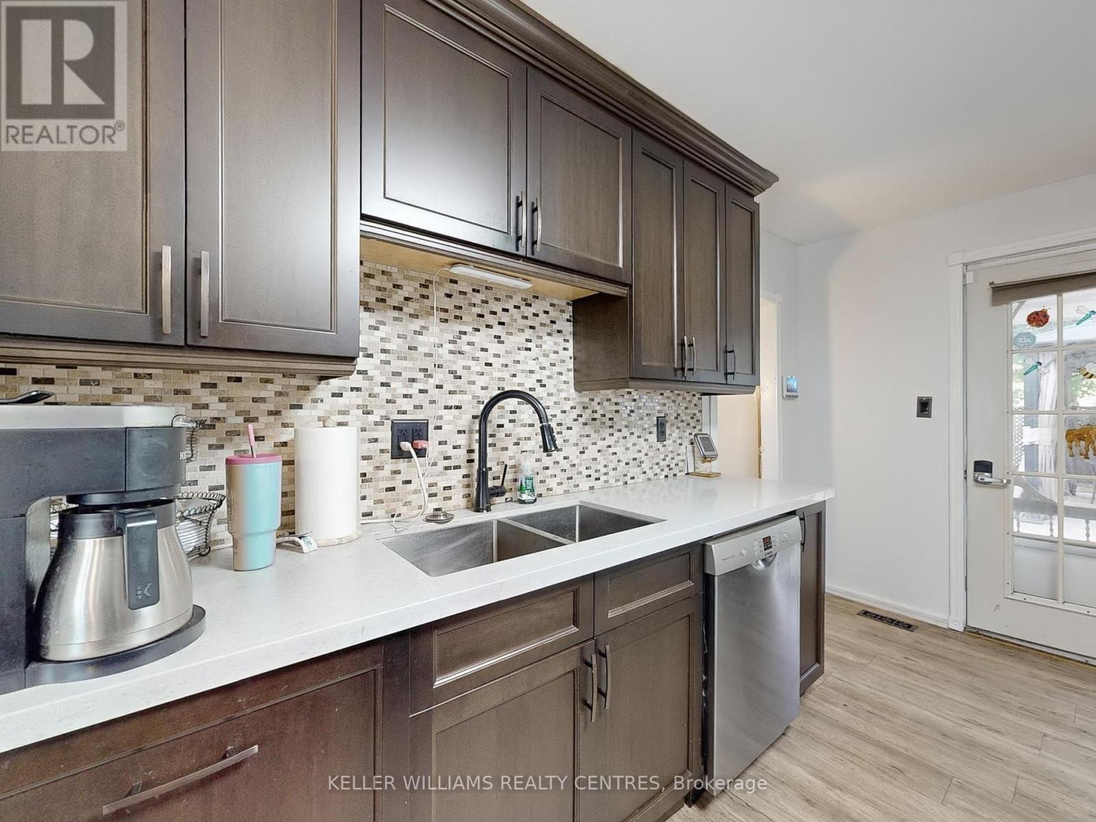 Photo 27 of 758 Srigley Street, Newmarket ON