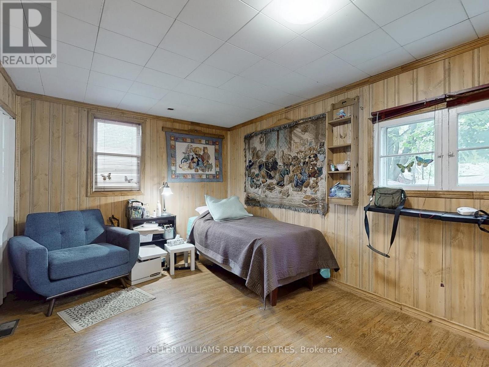 Photo 5 of 758 Srigley Street, Newmarket ON