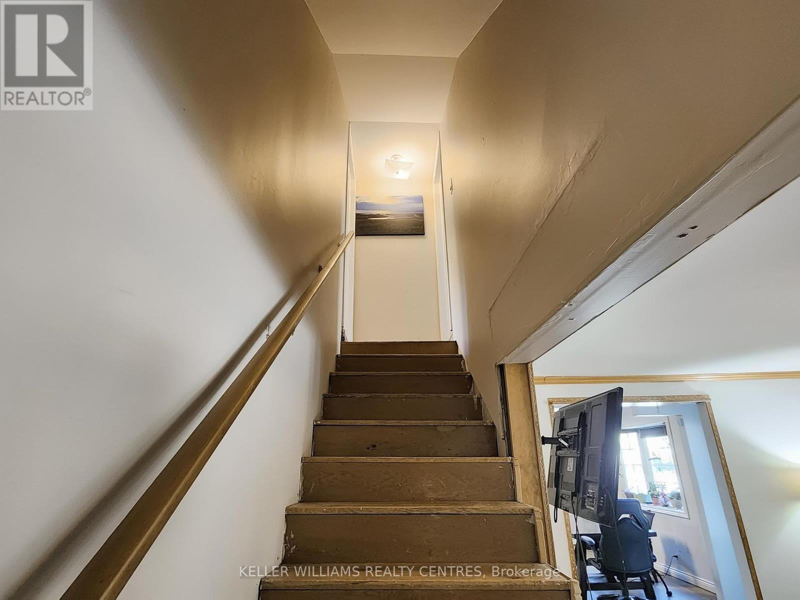 Photo 11 of 758 Srigley Street, Newmarket ON