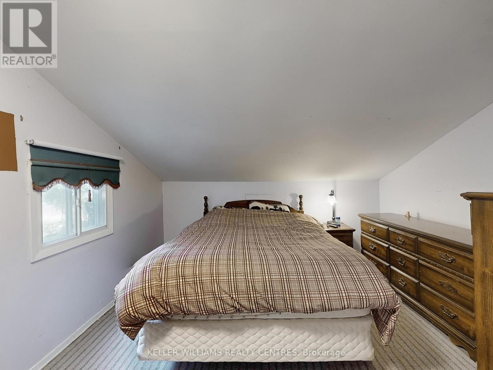 Photo 10 of 758 Srigley Street, Newmarket ON