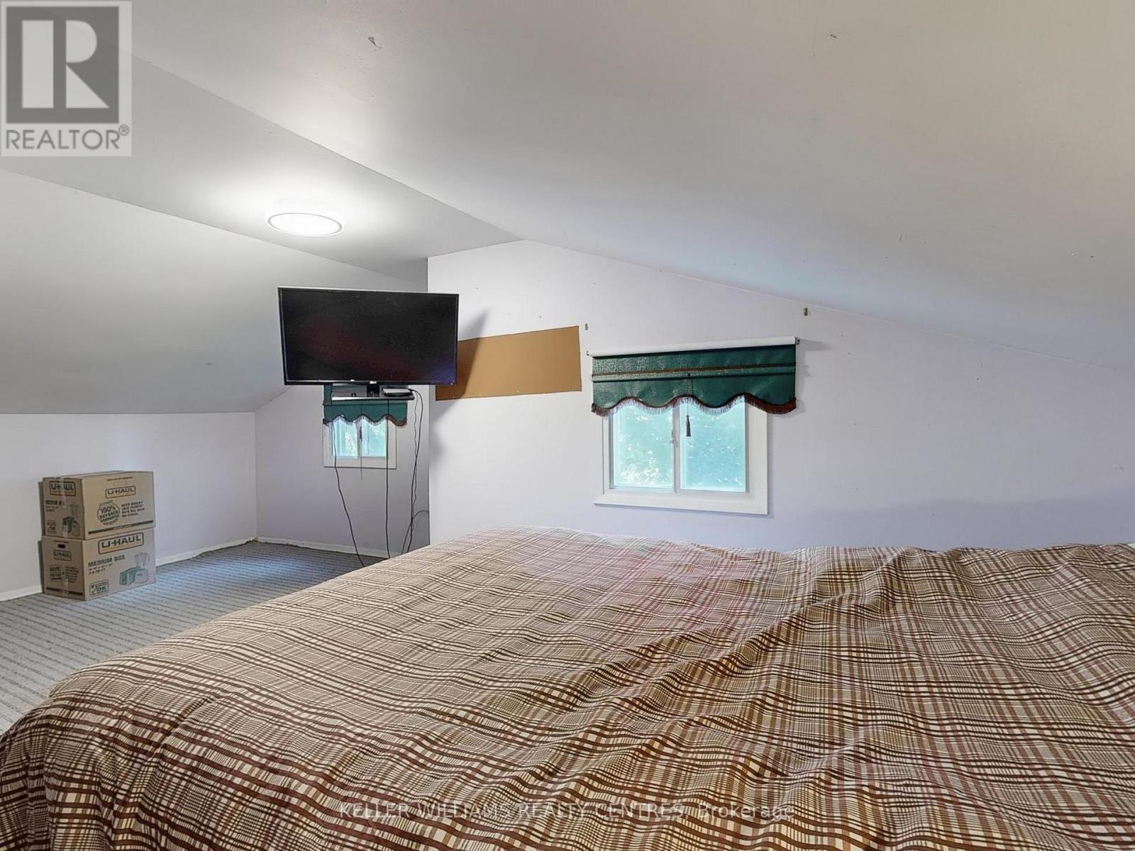 Photo 35 of 758 Srigley Street, Newmarket ON