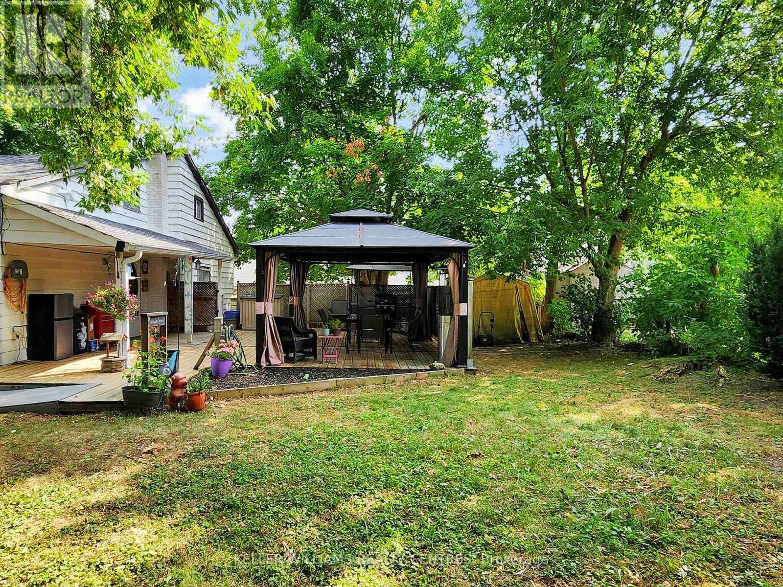 Photo 36 of 758 Srigley Street, Newmarket ON