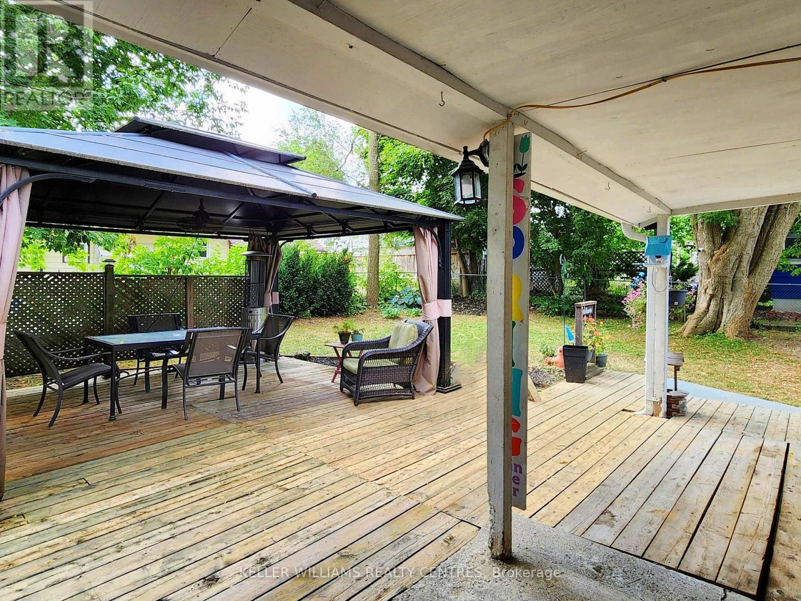 Photo 16 of 758 Srigley Street, Newmarket ON