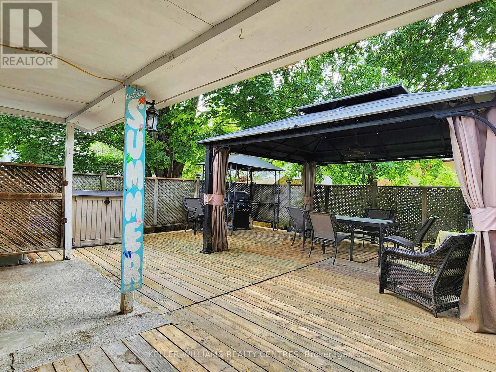 Photo 31 of 758 Srigley Street, Newmarket ON