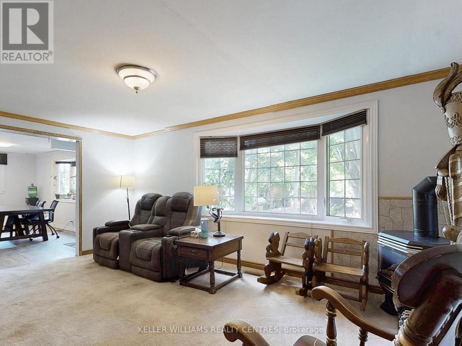 Photo 41 of 758 Srigley Street, Newmarket ON