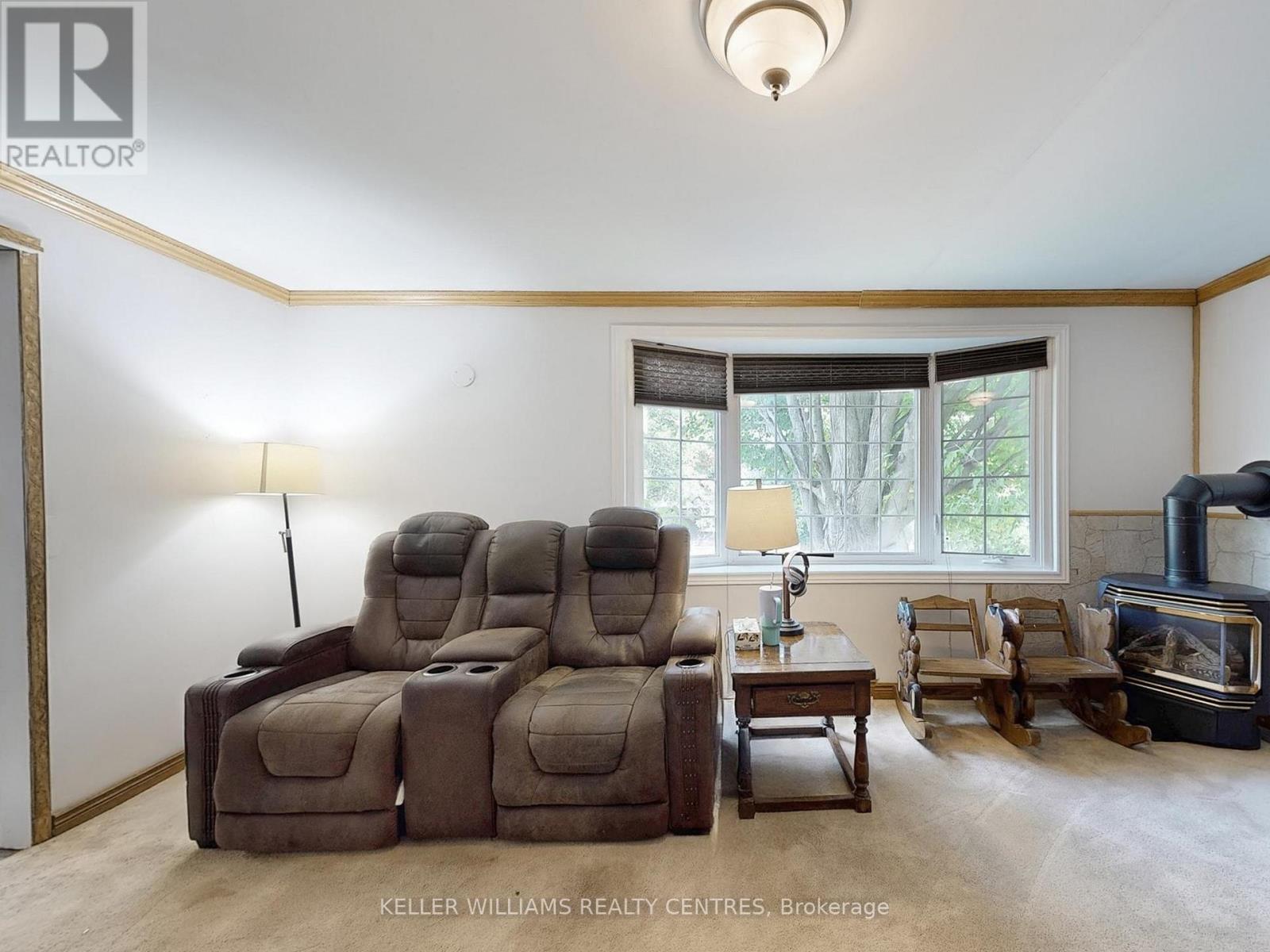 Photo 28 of 758 Srigley Street, Newmarket ON