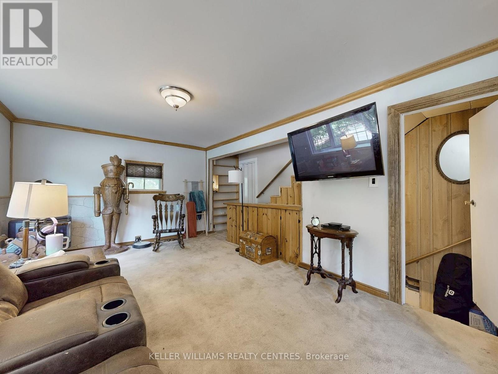 Photo 8 of 758 Srigley Street, Newmarket ON