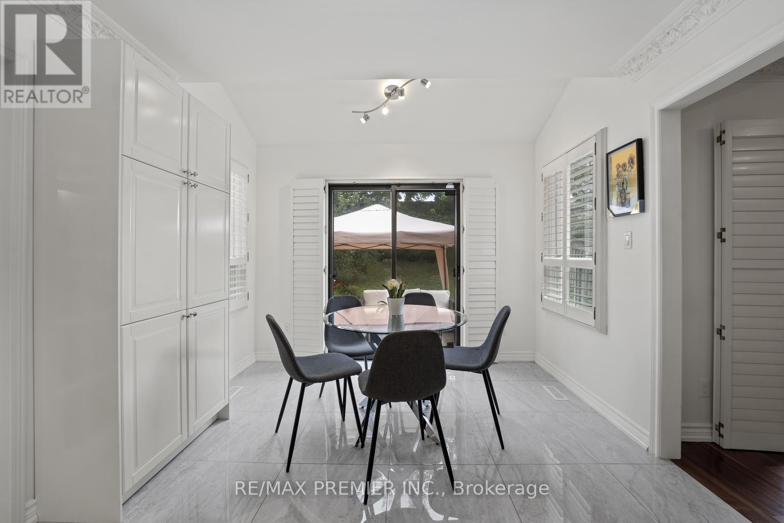 Photo 19 of 127 Oconnor Crescent, Richmond Hill ON