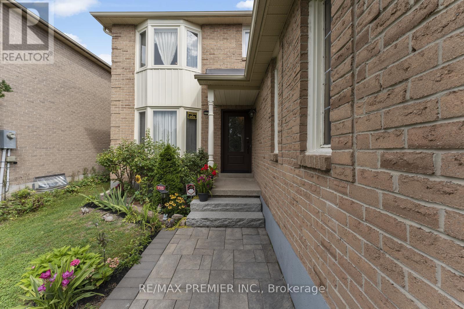 Photo 16 of 127 Oconnor Crescent, Richmond Hill ON